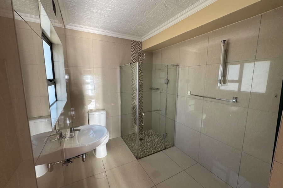 To Let 4 Bedroom Property for Rent in Goodwood Estate Western Cape